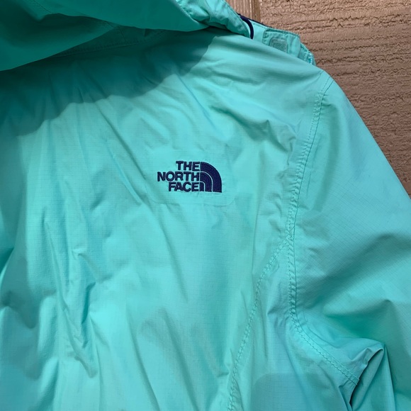 Medium The North Face Rain Coat - Picture 2 of 10